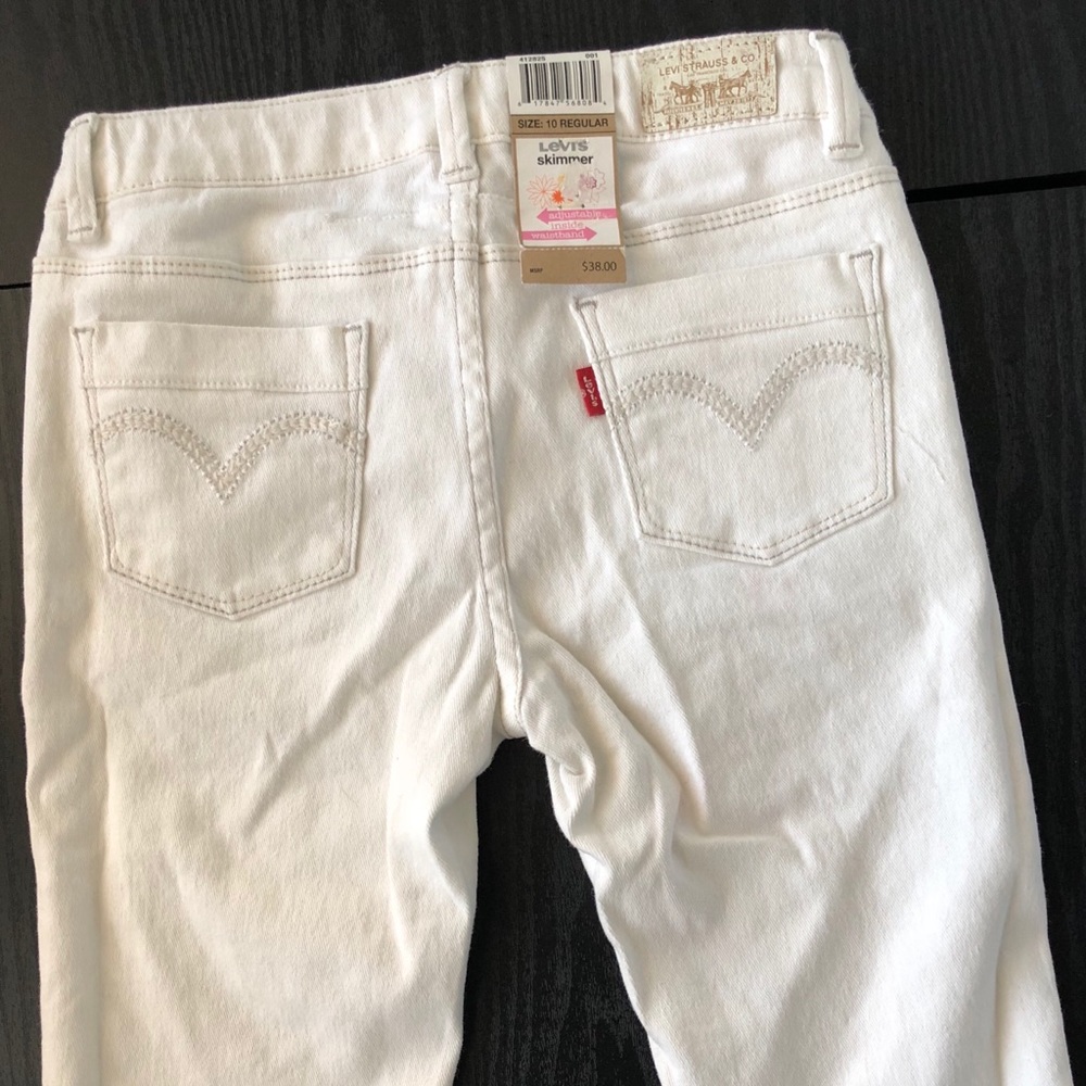 White Levi Capri pants